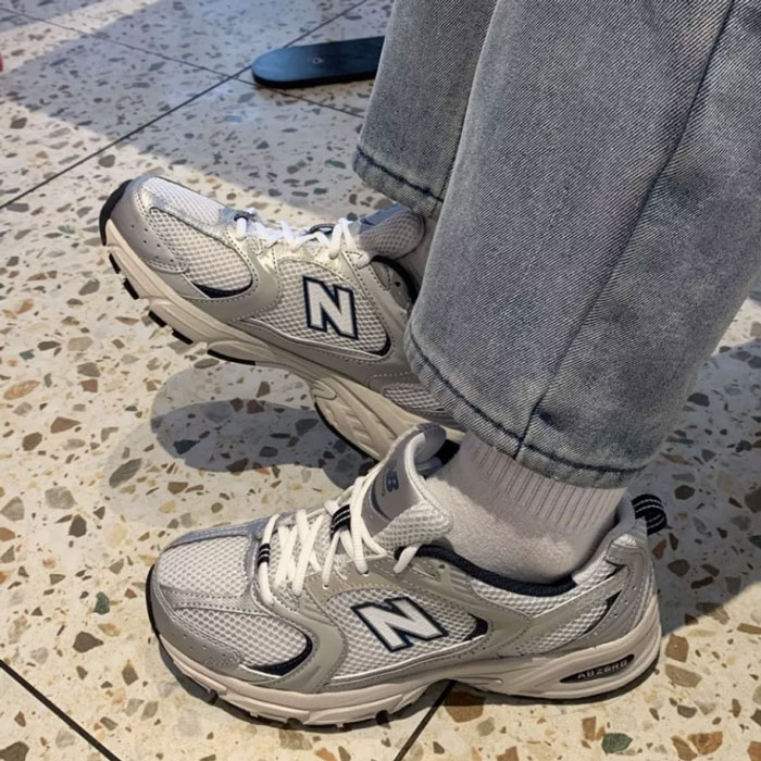 Giày New Balance xám – Gam màu “quốc dân” của làng sneaker