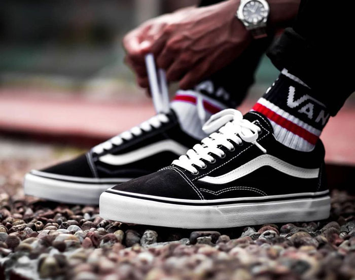 Tại sao giày Vans Old Skool đen xứng đáng được các tín đồ “mở hầu bao”