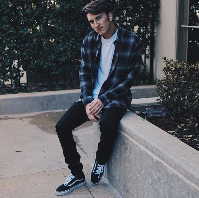 Tại sao giày Vans Old Skool đen xứng đáng được các tín đồ “mở hầu bao”