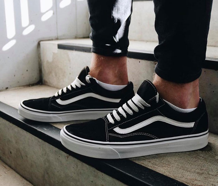Tại sao giày Vans Old Skool đen xứng đáng được các tín đồ “mở hầu bao”