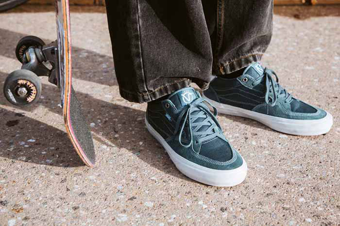 Các mẫu giày Vans Old Skool blue nổi bật những ngày cuối tháng 8/2023