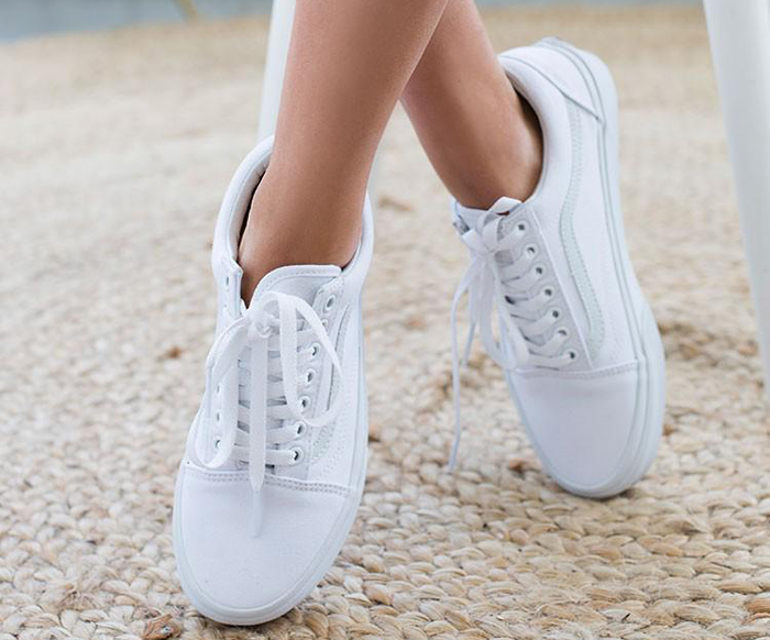 Khai phá những thiết kế giày Vans Old Skool full trắng cực phong cách 