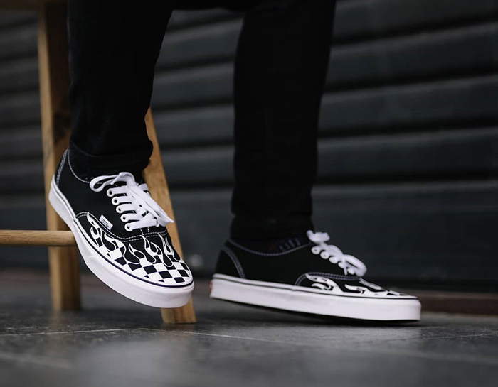 Những lưu ý cơ bản giúp bạn hạn chế tình trạng giày Vans bị chật