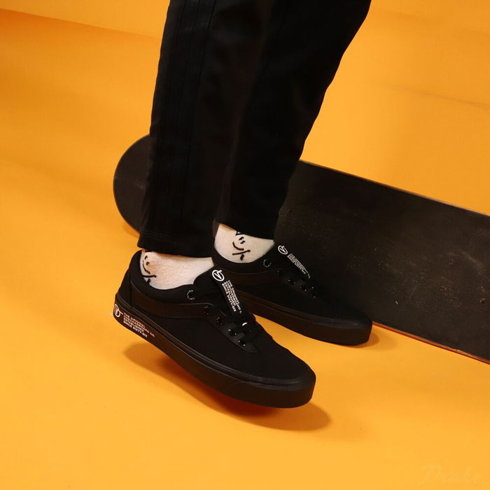 Thêm chút cá tính và mạnh mẽ cùng các mẫu giày Vans full black 