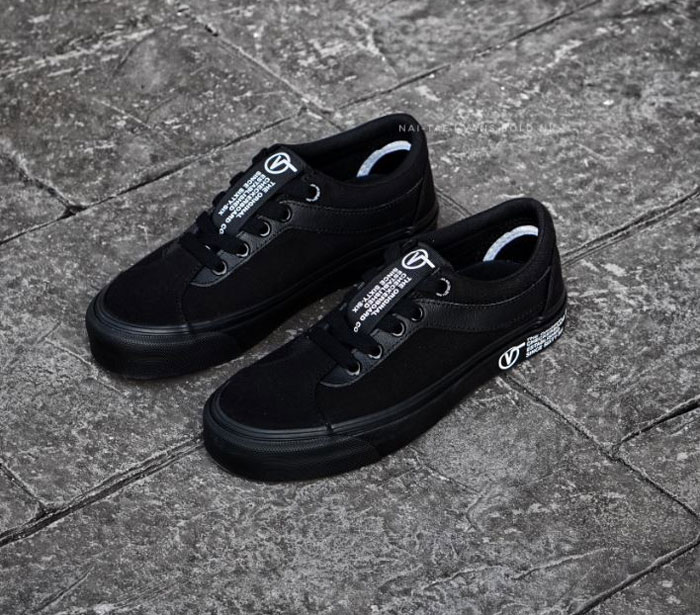 Thêm chút cá tính và mạnh mẽ cùng các mẫu giày Vans full black 