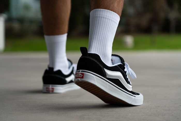 Giày Vans lưỡi gà to có phù hợp với bạn? Cùng tìm hiểu ngay