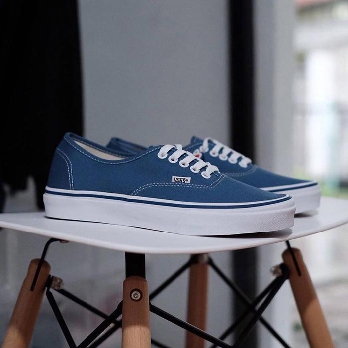 Những mẫu giày Vans nam xanh navy được ưa chuộng nhất hiện nay