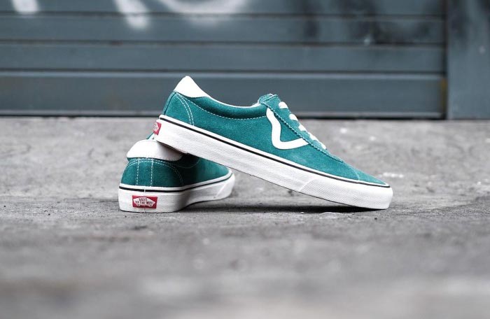Thoát ra khỏi vùng an toàn với giày Vans xanh lá cây