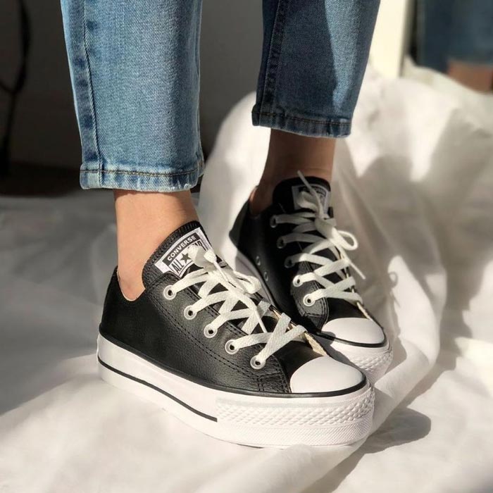 Phong cách thời trang đẳng cấp và bền bỉ cùng giày Converse da đen