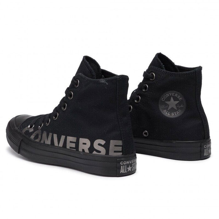 Giày Converse full đen chinh phục hàng triệu tín đồ Converse
