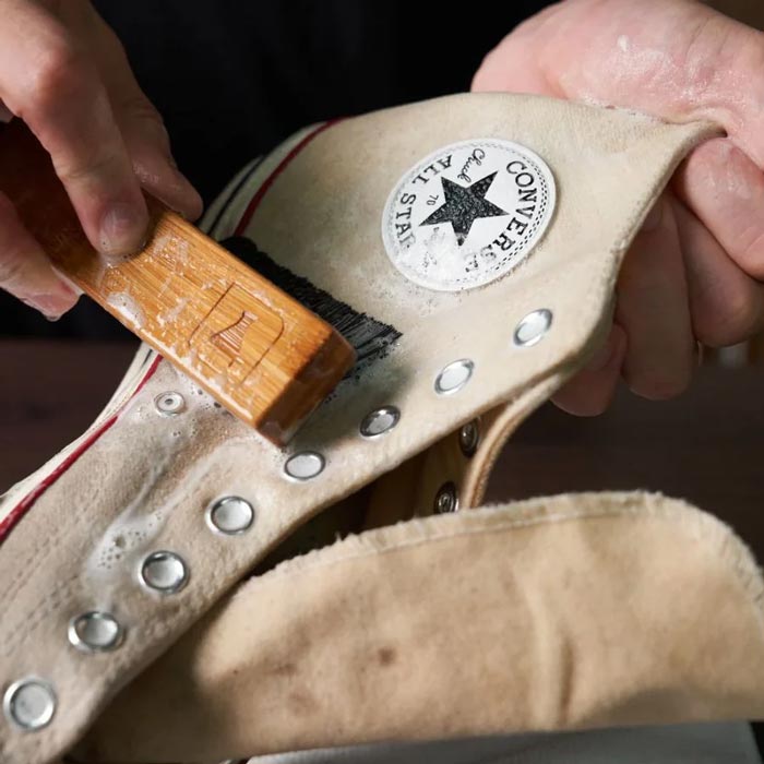 Giày Converse kem có gì cuốn hút mà tín đồ sneaker khó lòng bỏ qua?
