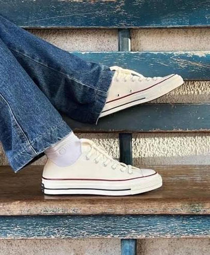 Giày Converse kem có gì cuốn hút mà tín đồ sneaker khó lòng bỏ qua?