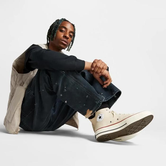 Giày Converse kem có gì cuốn hút mà tín đồ sneaker khó lòng bỏ qua?