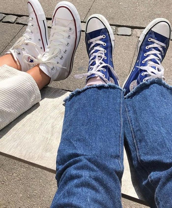 Gợi ý những set đồ cực sành điệu với giày Converse xanh navy