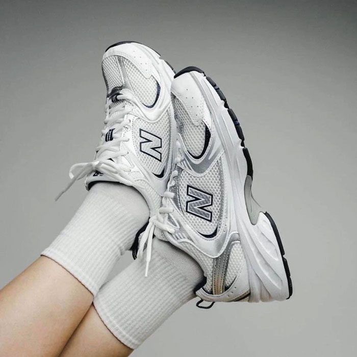 Giày New Balance 530 làm nên chất riêng trong thế giới Sneaker