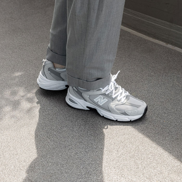 Giày New Balance Grey và vẻ đẹp vượt thời gian của sắc xám trung tính