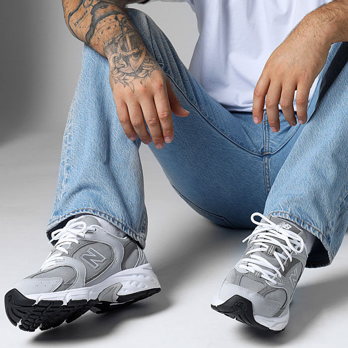 Giày New Balance Grey và vẻ đẹp vượt thời gian của sắc xám trung tính