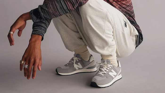 Giày New Balance Grey và vẻ đẹp vượt thời gian của sắc xám trung tính