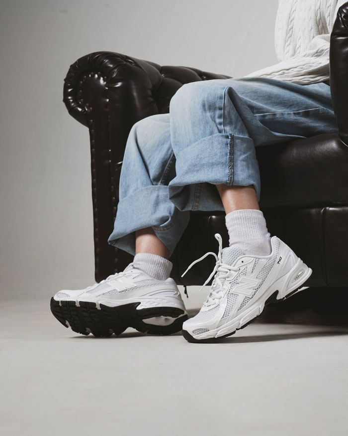 Khám phá vẻ đẹp vượt thời gian của giày New Balance trắng 