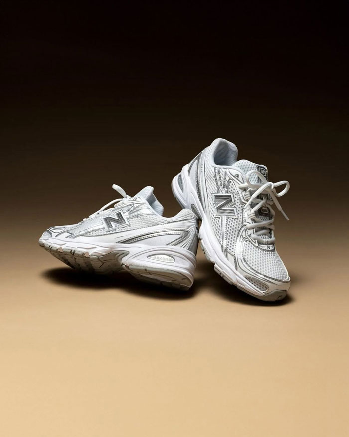 Khám phá vẻ đẹp vượt thời gian của giày New Balance trắng 