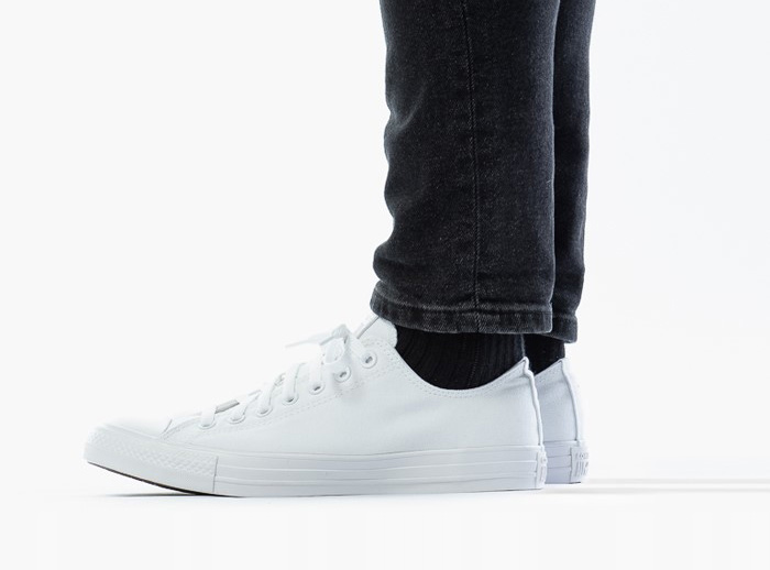 Cập nhật những mẫu giày sneaker trắng Converse All Star hợp thời nhất