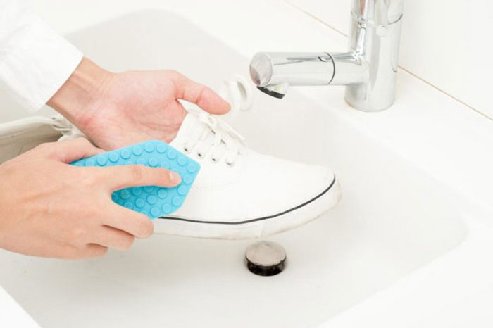 Tips vệ sinh và bảo quản giày thể thao Vans đúng cách