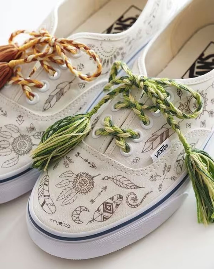 Mẹo “nâng cấp” đôi giày Vans cũ thành bản phối mới lạ