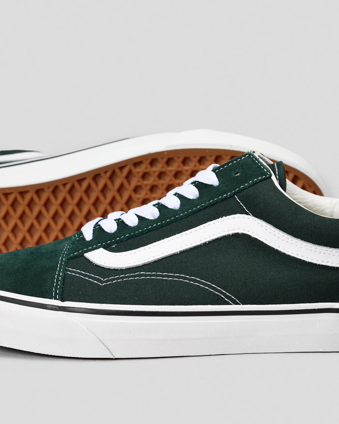 Giày Vans xanh rêu – Item “hack” cá tính cho outfit basic