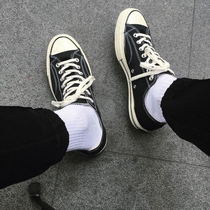 Vẻ ngoài cuốn hút qua những thiết kế giày Converse cổ ngắn nam