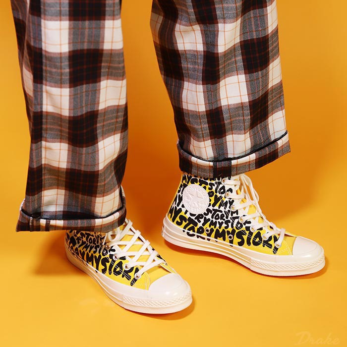 Phối màu "đắt giá' của những đôi giày Converse nữ vàng
