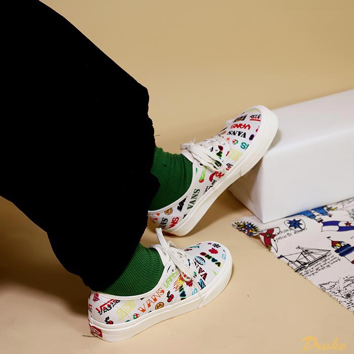 Vén màn bí mật những đôi giày Vans Authentic màu trắng được săn đón
