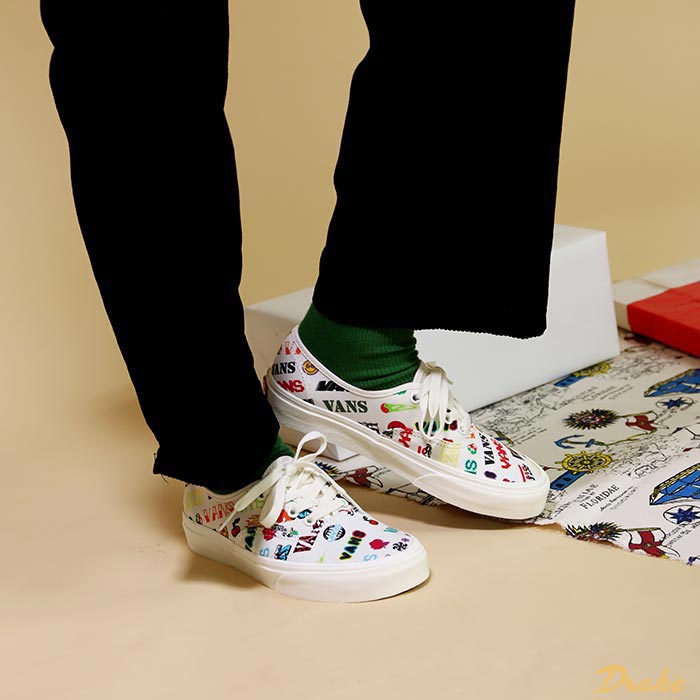 Vén màn bí mật những đôi giày Vans Authentic màu trắng được săn đón