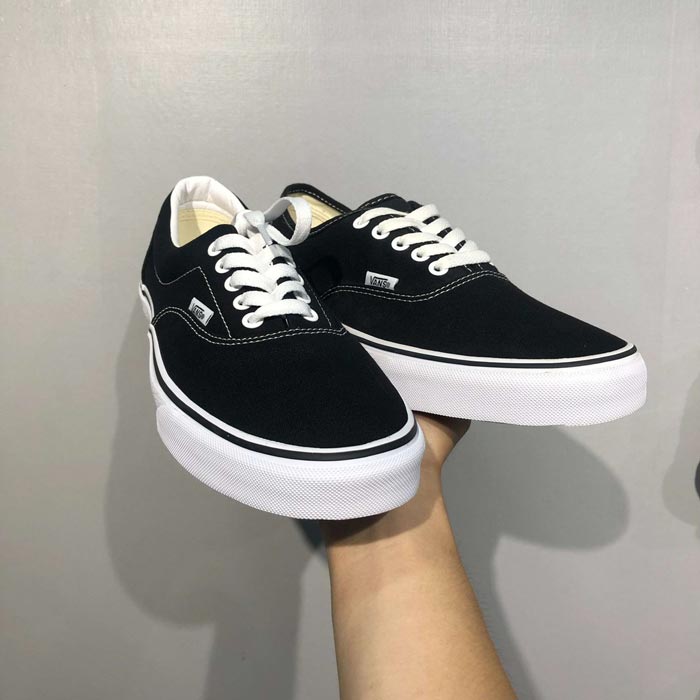 Vẻ đẹp đắt giá ẩn mình sau những đôi giày Vans Authentic nam