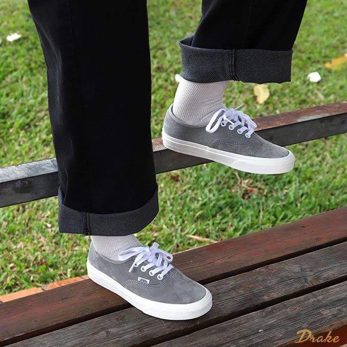 Vẻ đẹp đắt giá ẩn mình sau những đôi giày Vans Authentic nam