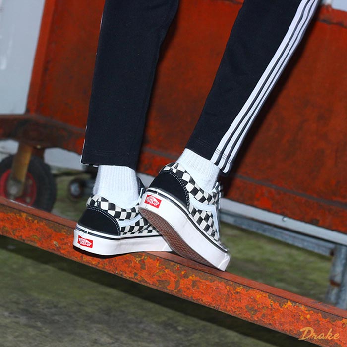 Sở hữu một đôi giày Vans Old Skool black white trong tủ đồ, tại sao không?