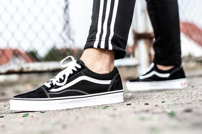 Sở hữu một đôi giày Vans Old Skool black white trong tủ đồ, tại sao không?