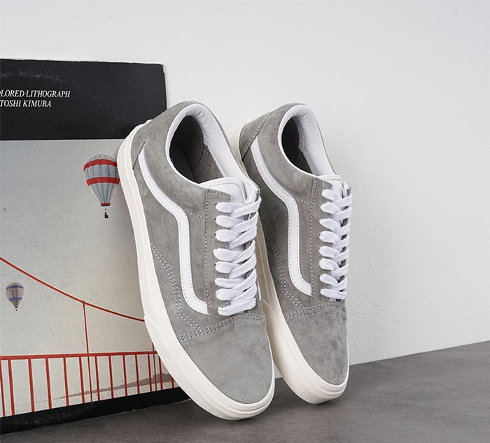 Sức hút mãnh liệt từ những đôi giày Vans Old Skool màu xám