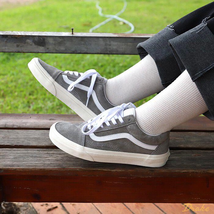 Sức hút mãnh liệt từ những đôi giày Vans Old Skool màu xám