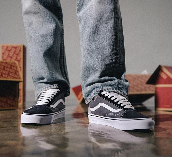 Sức hút mãnh liệt từ những đôi giày Vans Old Skool màu xám