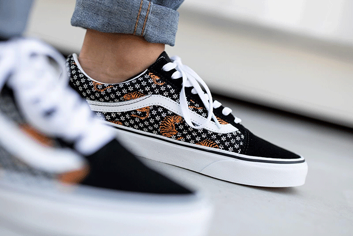 Những đôi giày Vans hoa văn đa sắc thu hút mọi ánh nhìn