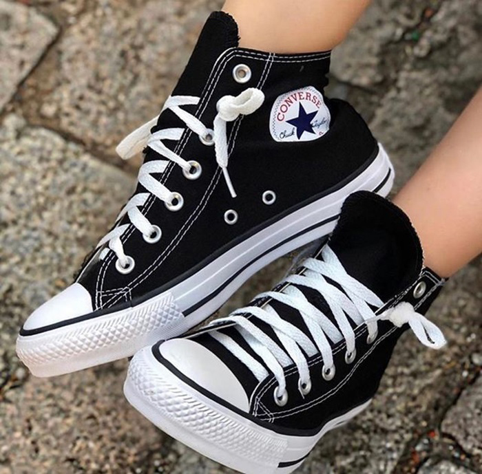 Đến trường với những đôi giày Converse đi học cho một ngày năng nổ