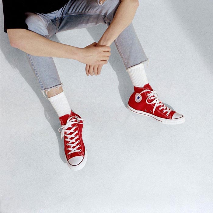  Khám phá điều lý thú của những đôi giày Converse Classic màu đỏ