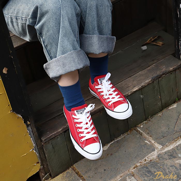  Khám phá điều lý thú của những đôi giày Converse Classic màu đỏ