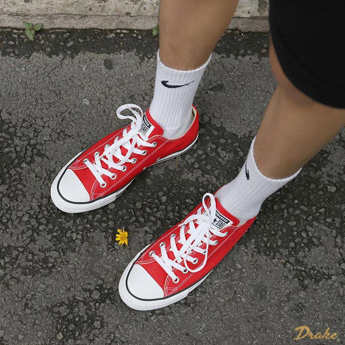  Khám phá điều lý thú của những đôi giày Converse Classic màu đỏ