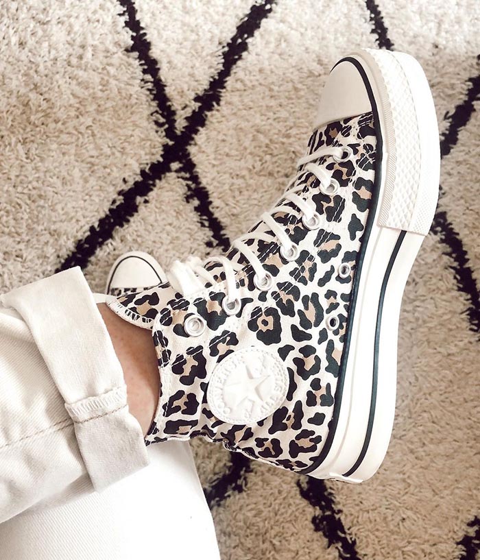 Những mẫu giày Converse nữ hoa văn đẹp không lối thoát