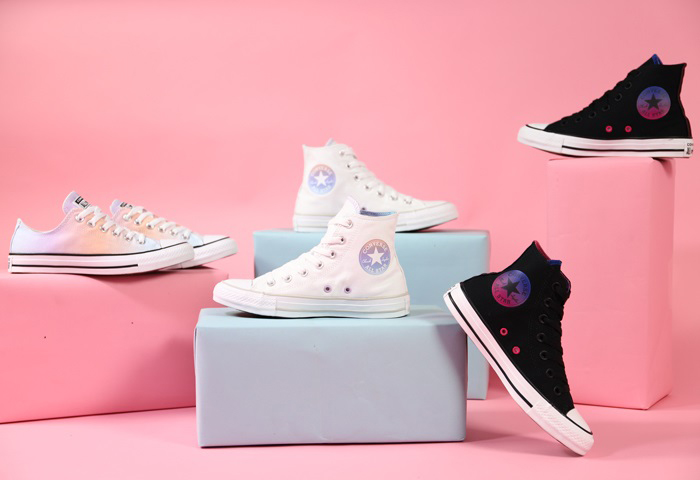 Đến với bản phối đa sắc của những đôi giày Converse nhiều màu