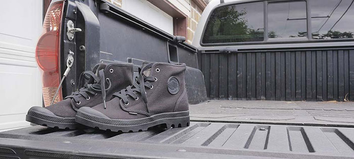 Vượt muôn trùng khó khăn với những đôi giày Palladium leo núi