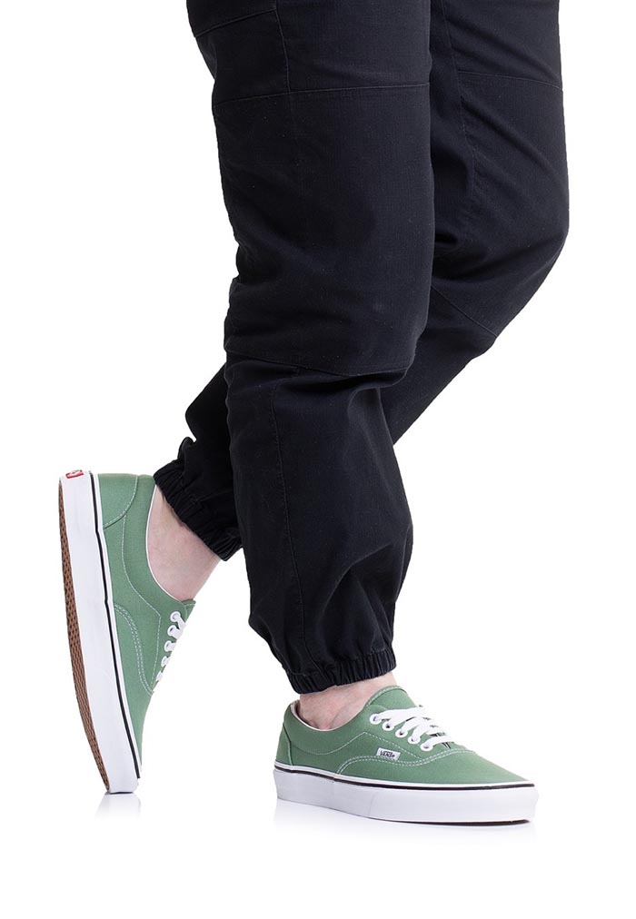 Lạ mà quen với những đôi giày Vans bằng vải