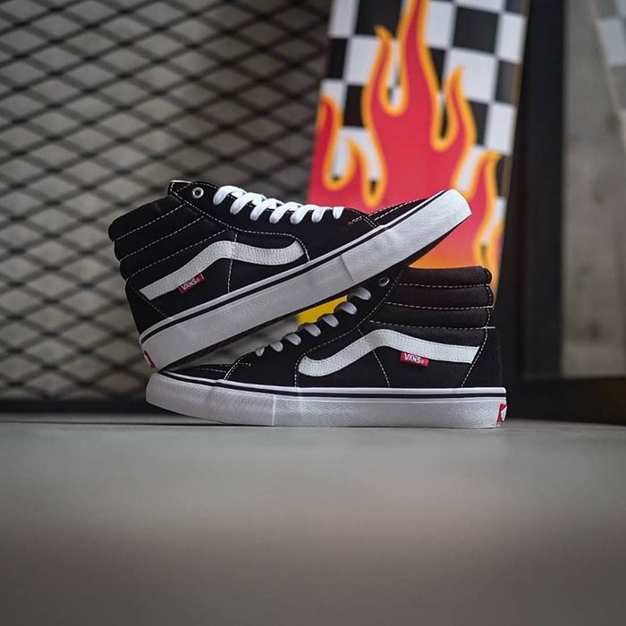 Khám phá bí mật của những đôi giày Vans cao cổ đen