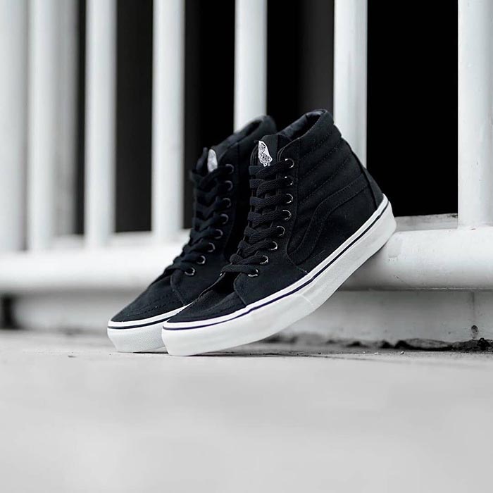 Khám phá bí mật của những đôi giày Vans cao cổ đen